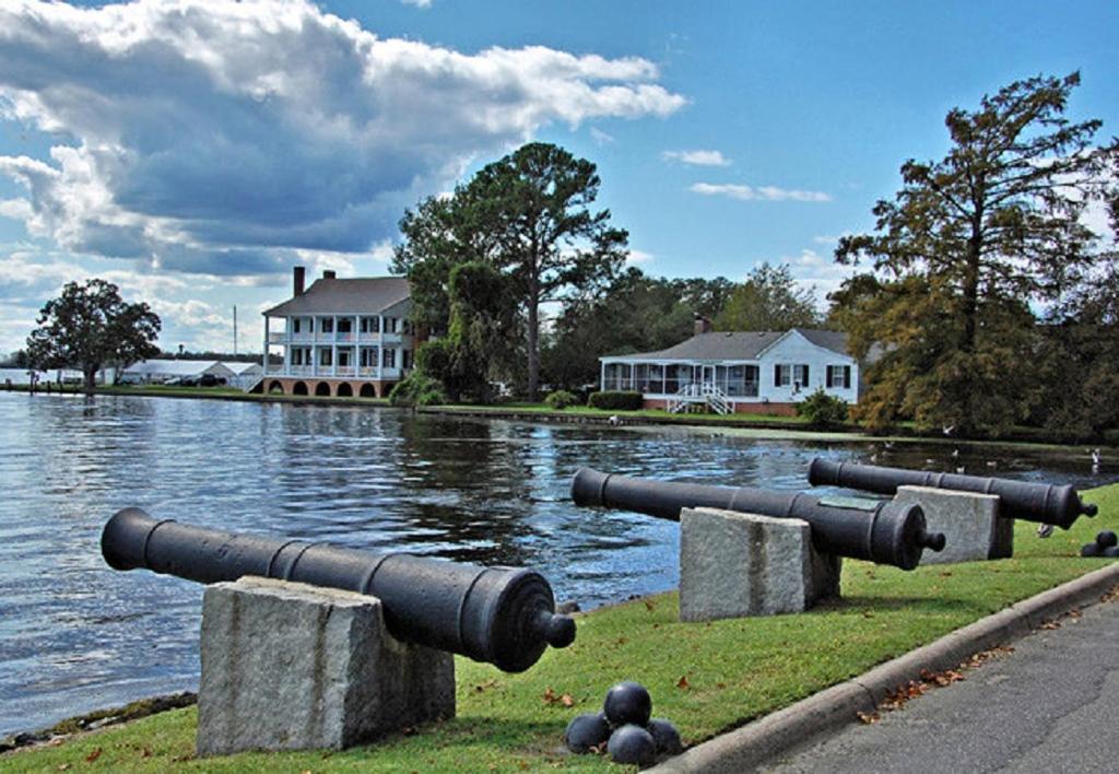 The Edenton Collection-Captain'S Quarters Inn Esterno foto